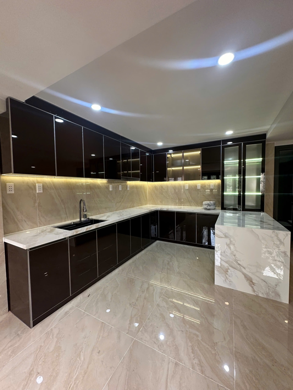 Bán nhà An Bình, Quận 5, 82m² chỉ 19 tỷ - Full nội thất cao cấp, thang máy