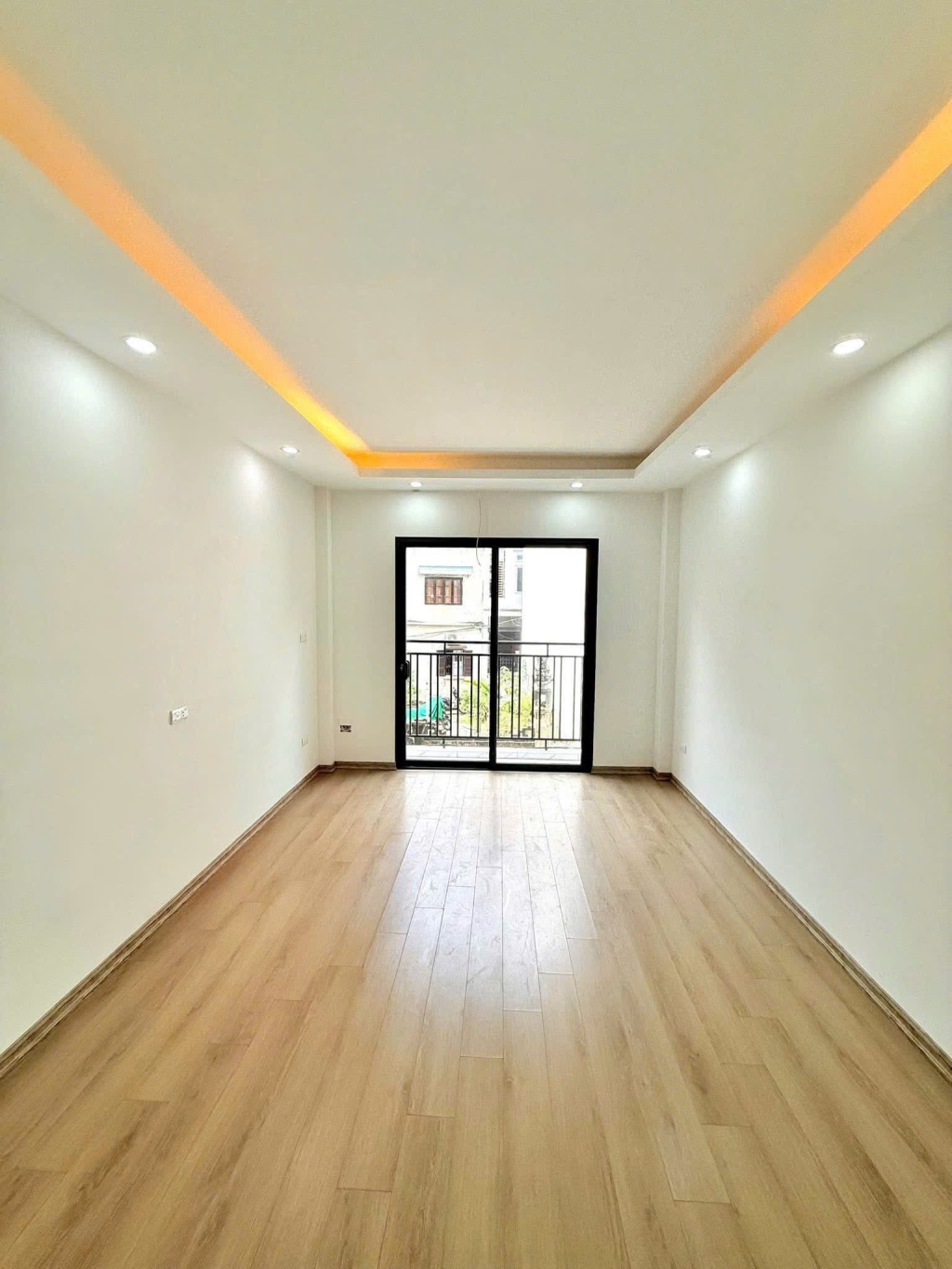 Nhà phố Hoàng Mai 34m² giá 8.46 tỷ - Thiết kế hiện đại, vào ở ngay!