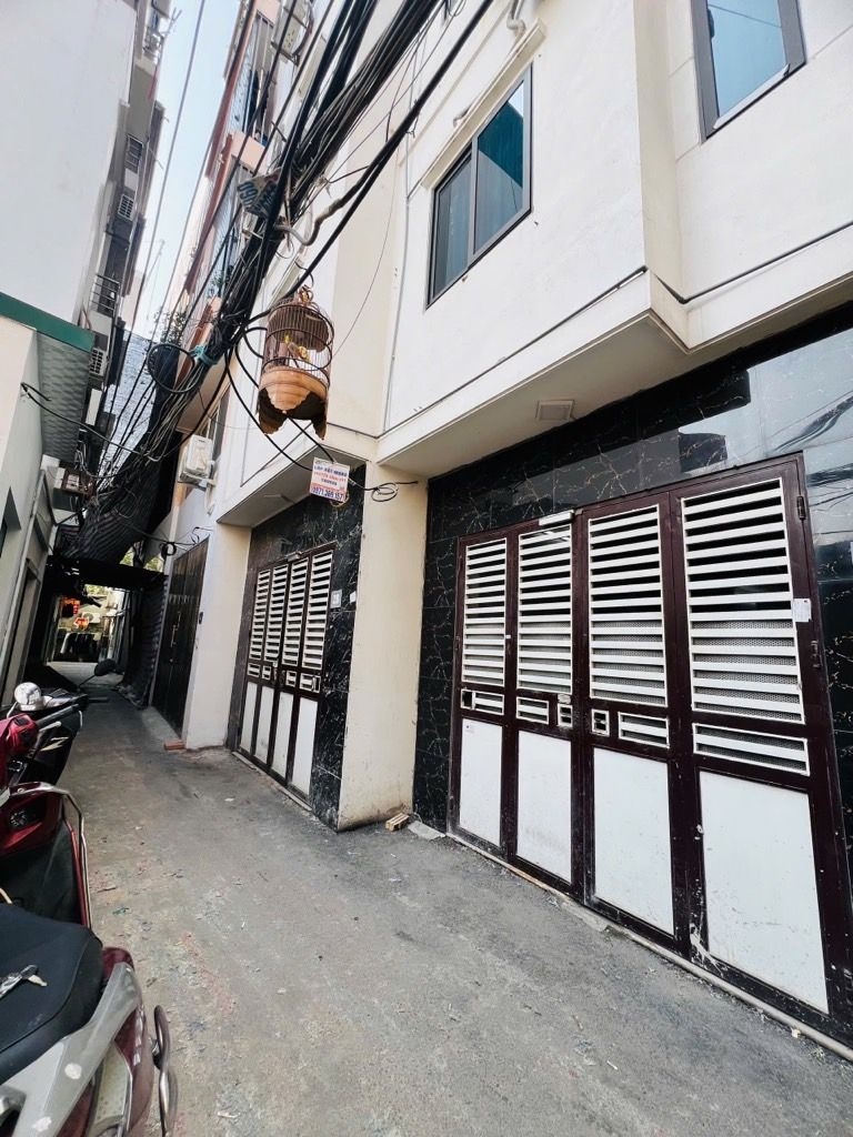 Nhà 5 tầng tại Phường Đông Ngạc, Quận Bắc Từ Liêm 42m² giá 9 tỷ - Sẵn sàng vào ở ngay!