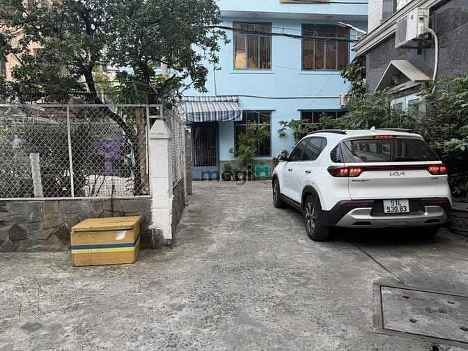 Nhà Phú Nhuận 38m² giá 9.5 tỷ - Hẻm xe hơi gần mặt tiền, 5 phòng ngủ