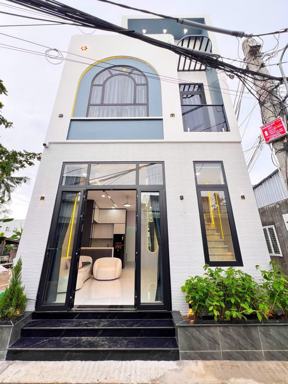 Nhà đẹp trệt lầu 2 mặt tiền Hẻm 50 Trần Hoàng Na 46,3m² - Tiềm năng kinh doanh tuyệt vời!