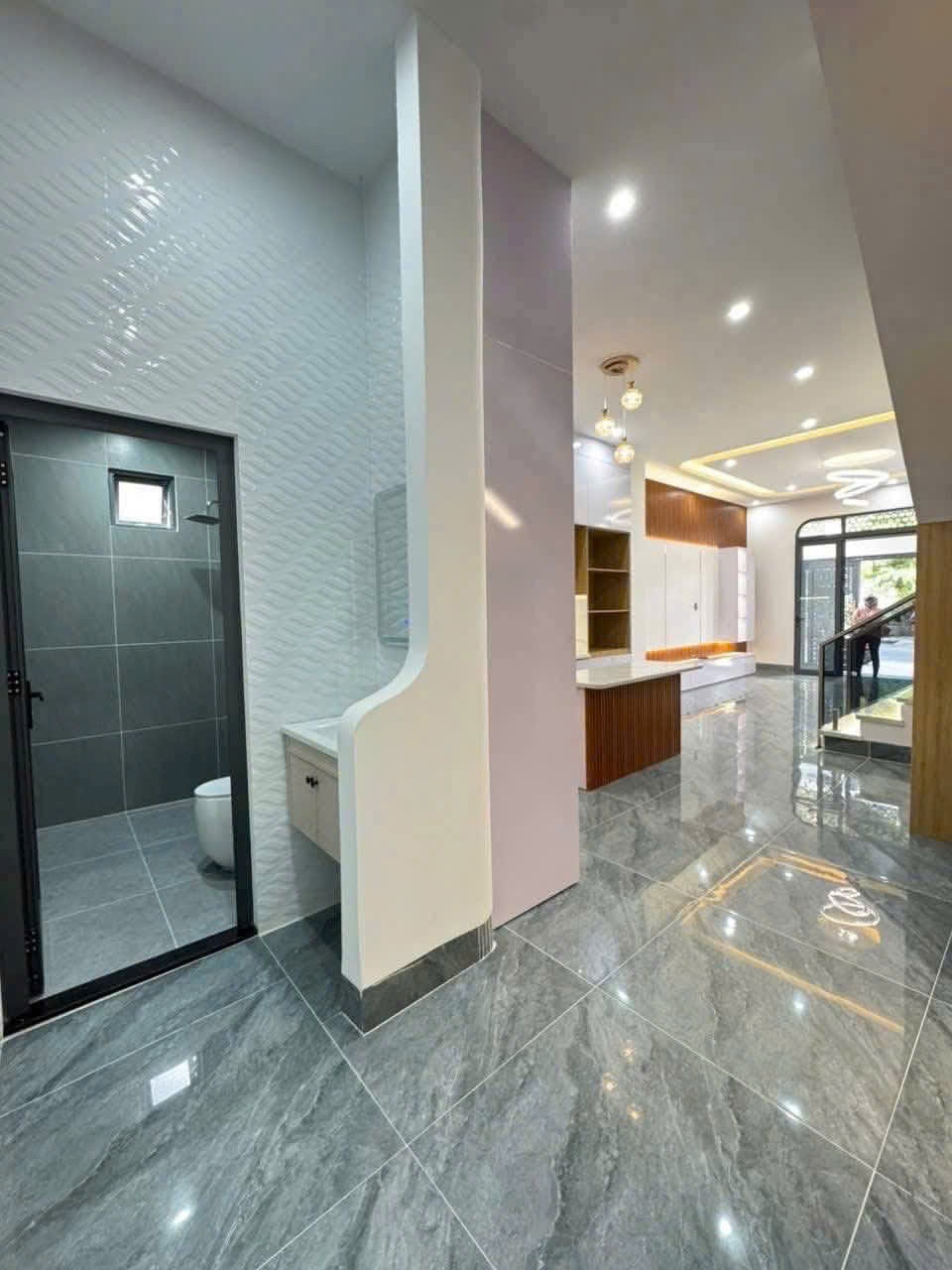 Nhà phố Bình Chánh 64m² giá 1.5 tỷ - Sổ hồng chính chủ, đầy đủ tiện nghi!