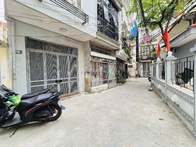 Nhà Thái Thịnh, Đống Đa 158m² giá 37.8 tỷ - Ô tô đỗ cửa, kinh doanh thuận lợi!