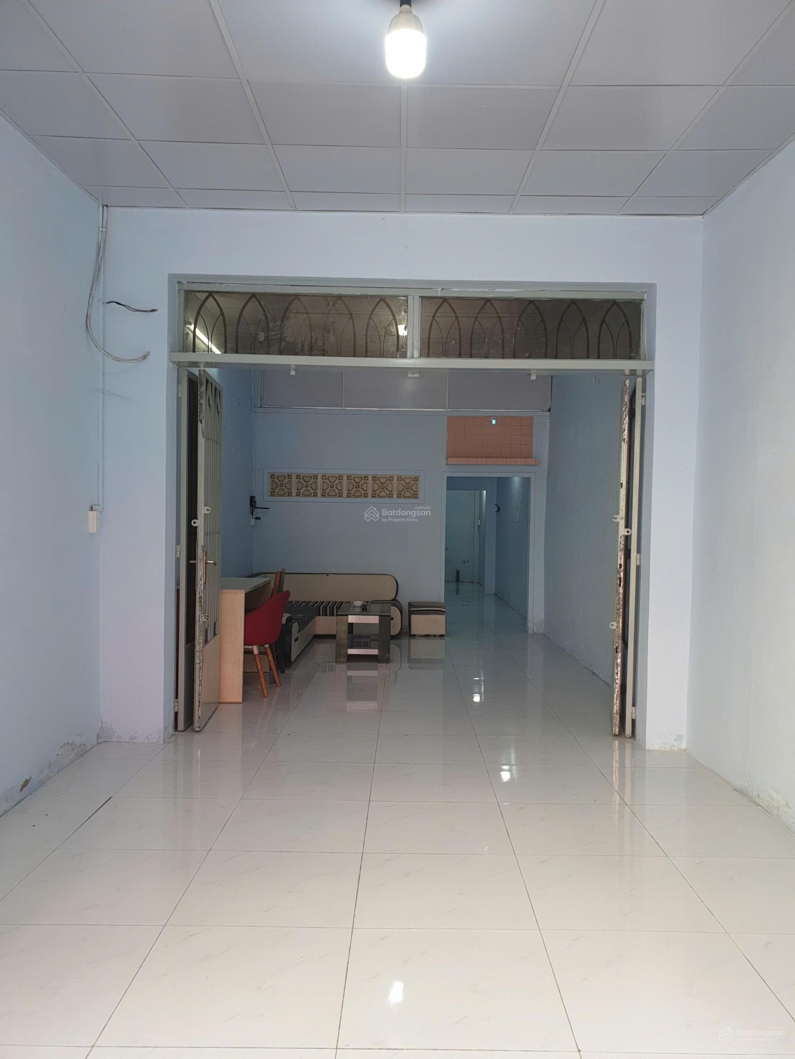 Nhà mặt tiền 65 Ỷ Lan, Phú Thạnh 70m² giá 9 triệu - Kinh doanh thuận lợi!