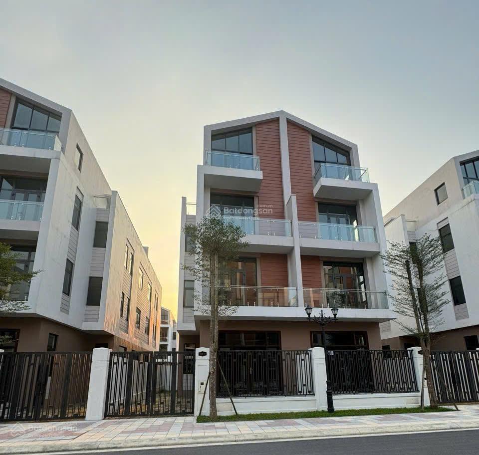 Bán biệt thự tứ lập Ánh Dương Vinhomes OCP3 120m² giá chỉ 16,x tỷ - Không gian sống đẳng cấp!