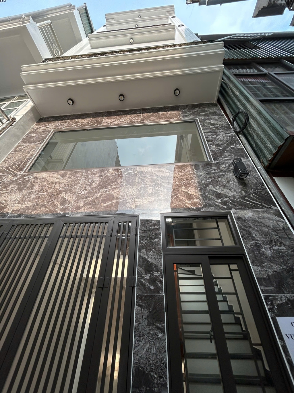 Bán nhà Thọ Am, Ngọc Hồi 35m² giá 5.96 tỷ - Thiết kế 5 tầng 2 mặt thoáng!