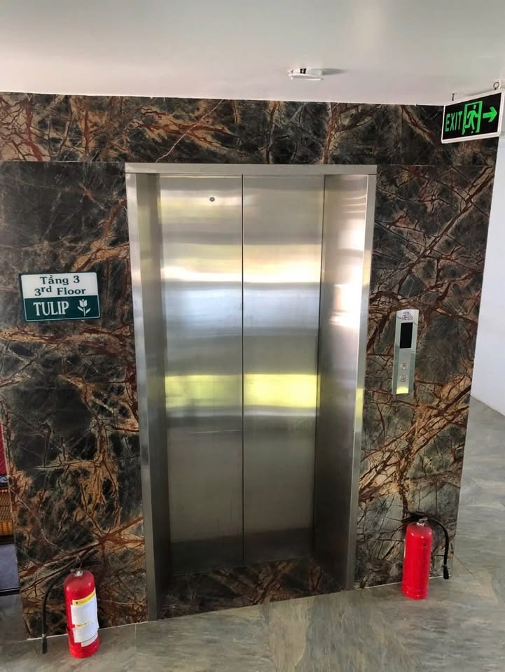 Tòa nhà căn hộ mặt tiền Lê Văn Lương 300m² giá 36.5 tỷ - Cơ hội đầu tư hấp dẫn!