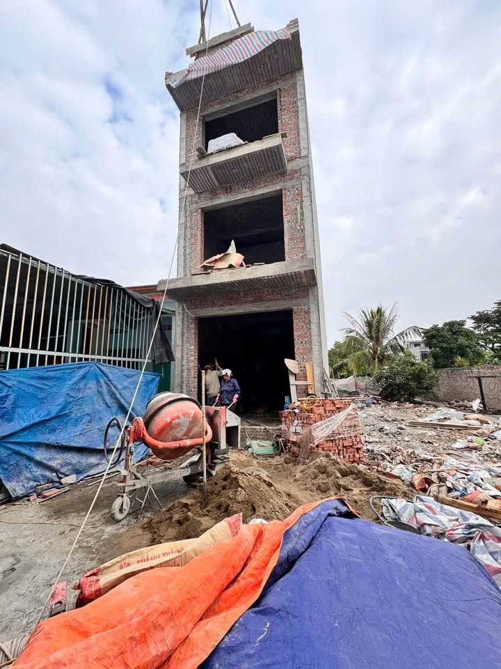 Nhà 3 Tầng Đa Phúc 68m² giá 2.55 tỷ - Ô tô vào tận sân!