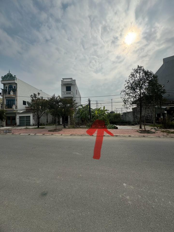 Đất phố Quảng Hưng 80m² giá 4 tỷ - Sổ đỏ chính chủ, ô tô tránh thoải mái!