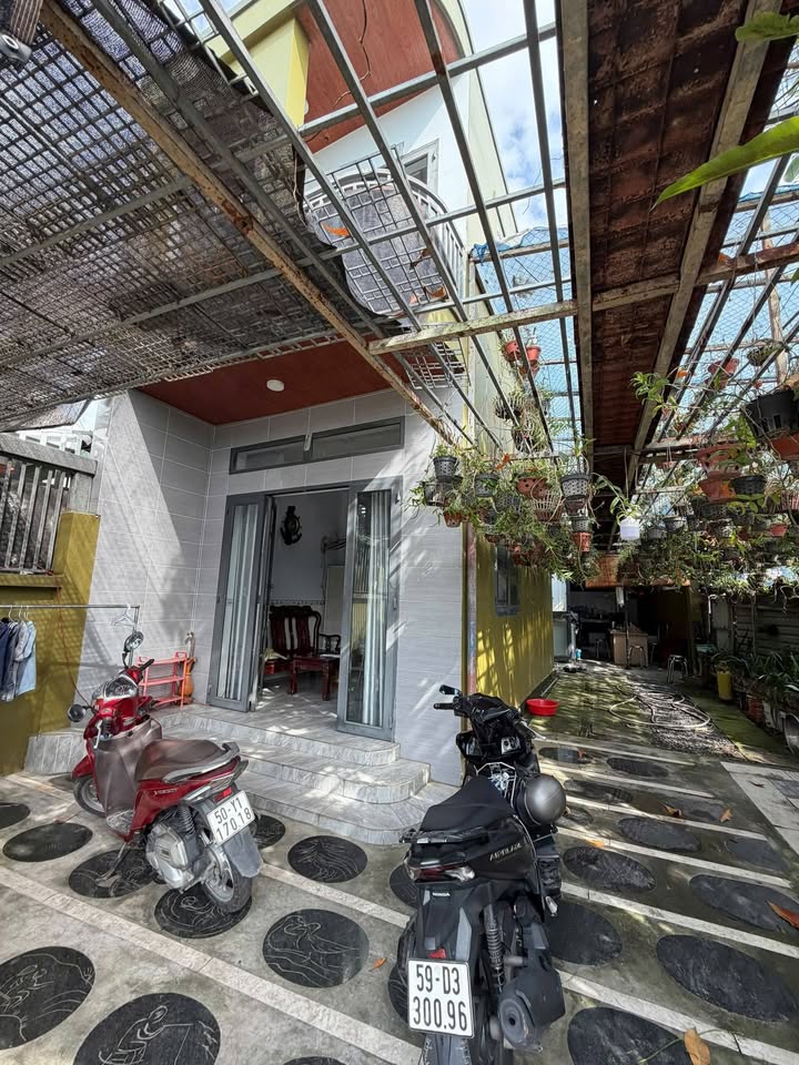 Nhà mặt tiền Phan Văn Hớn, Bà Điểm 109m² giá 4 tỷ - Kinh doanh thuận lợi!