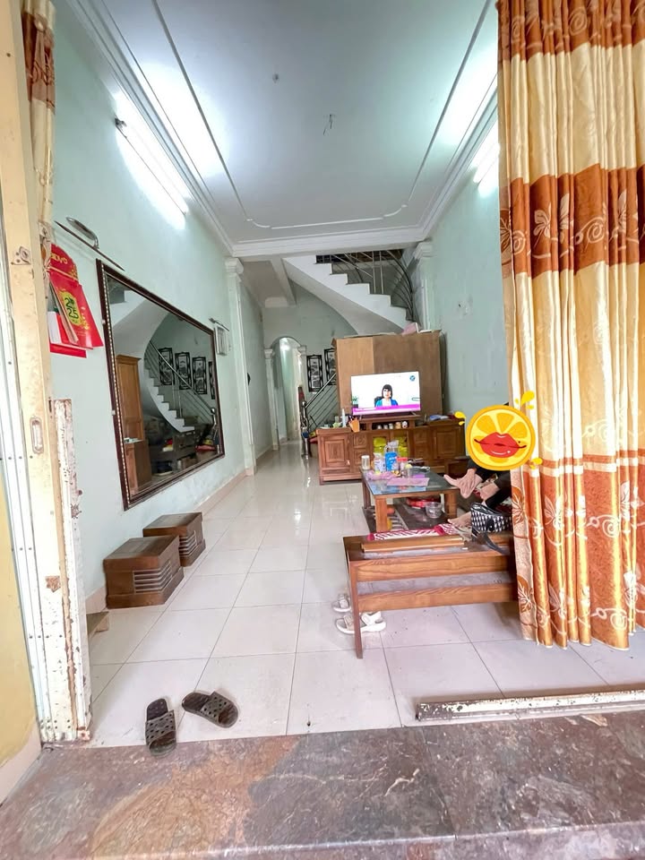 Nhà 1,5 tầng Nam Ngạn 88m² giá 1.85 tỷ - Không gian yên bình, phong thủy tốt!