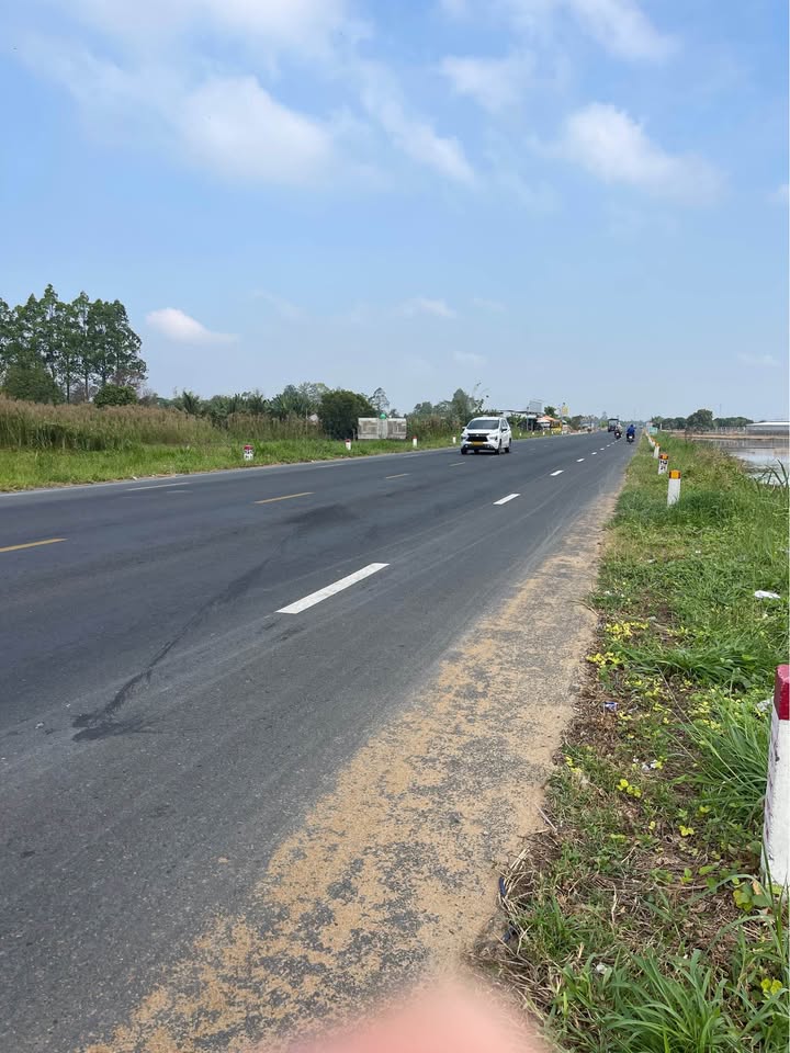 Đất nền phường Bình Đức, Long Xuyên, 3500m² - Giá tốt, hướng Đông!