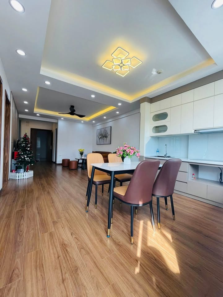 Căn hộ 2PN 2WC Tòa B10C KĐT Nam Trung Yên 70m² giá 6 tỷ - Full nội thất, vào ở ngay!