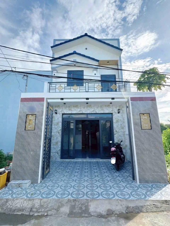 Nhà 1 Trệt 1 Lầu Bình Chánh 63m² giá 870 triệu - Đang cho thuê 8 triệu/tháng!