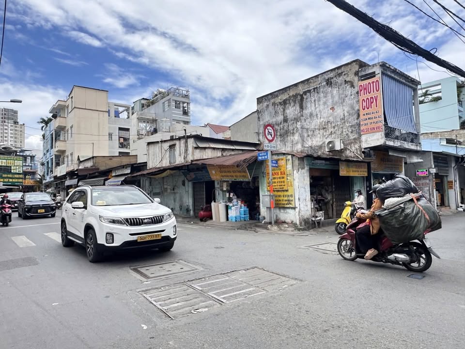 Nhà 2 mặt tiền Võ Thành Trang, Tân Bình 107m² giá 19.2 tỷ - Đầu tư sinh lời ngay!