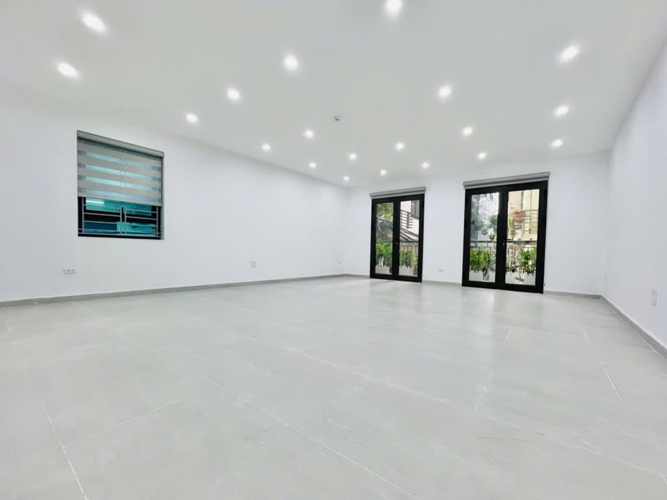 Cho thuê sàn văn phòng Thái Hà 25m² giá 4.5 triệu - Thiết kế thoáng đãng, đầy đủ tiện nghi!
