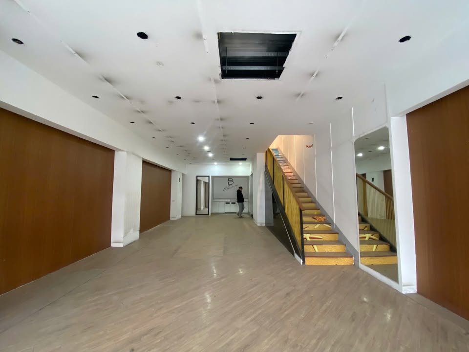 Cho thuê mặt bằng kinh doanh phố Chùa Bộc Đống Đa 110m² - Vị trí đắc địa gần trường đại học!