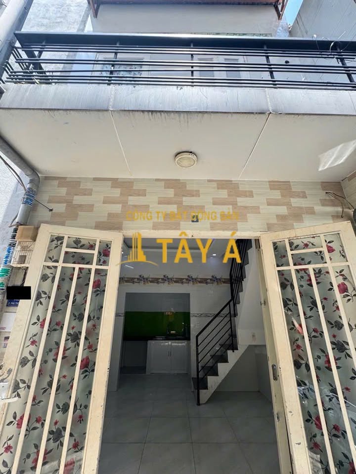 Nhà bán Tân Phú 17m² giá 2.3 tỷ - Hẻm ô tô vào tận nơi!