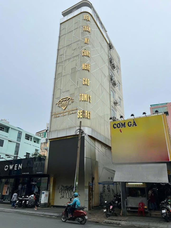 Cho thuê nhà góc 2 mặt tiền Hai Bà Trưng, P. Tân Định, Q. 1 - Vị trí đắc địa, thuận lợi kinh doanh!