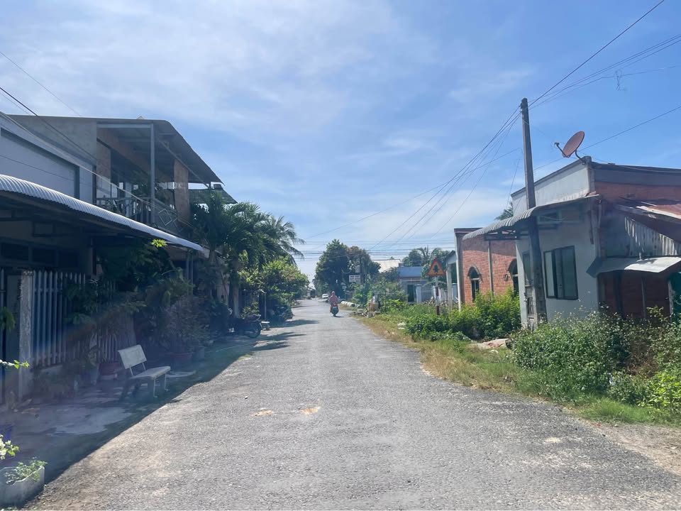 Nhà phố 40 Nguyễn Văn Linh, Long Hoa, 50m² giá 870 triệu - Nhà đẹp, sẵn sàng ở ngay!