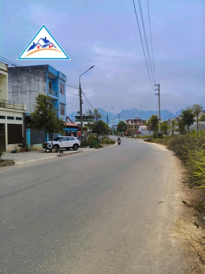Đất mặt đường Võ Văn Kiệt, Lai Châu 110m² - Kinh doanh tiềm năng ngay cổng trường Lê Quý Đôn!