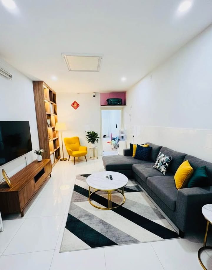 Nhà đẹp đường Bình Đông, Quận 8, 60m², giá 2 tỷ - Sẵn sàng sở hữu ngay!