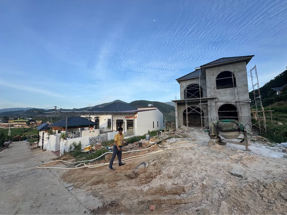 Nhà riêng Nam Ban, Lâm Hà 251m² giá 3.67 tỷ - Tầm view đẹp, hoàn thiện cao cấp!