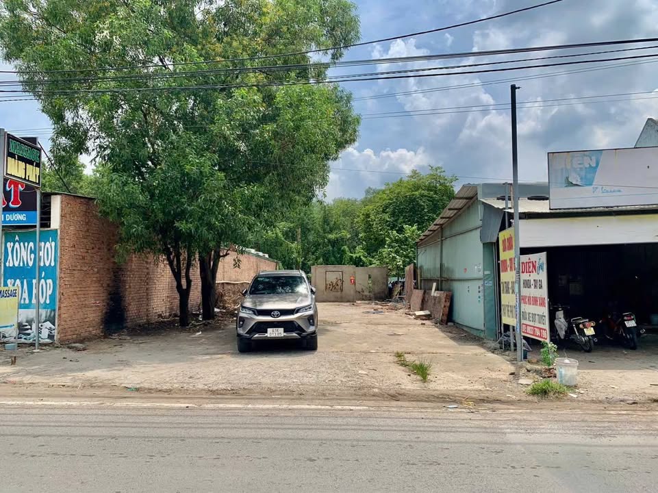 Nhà mặt tiền ĐT 747, phường Uyên Hưng, 1071m² giá 17 tỷ - Cơ hội đầu tư tuyệt vời!