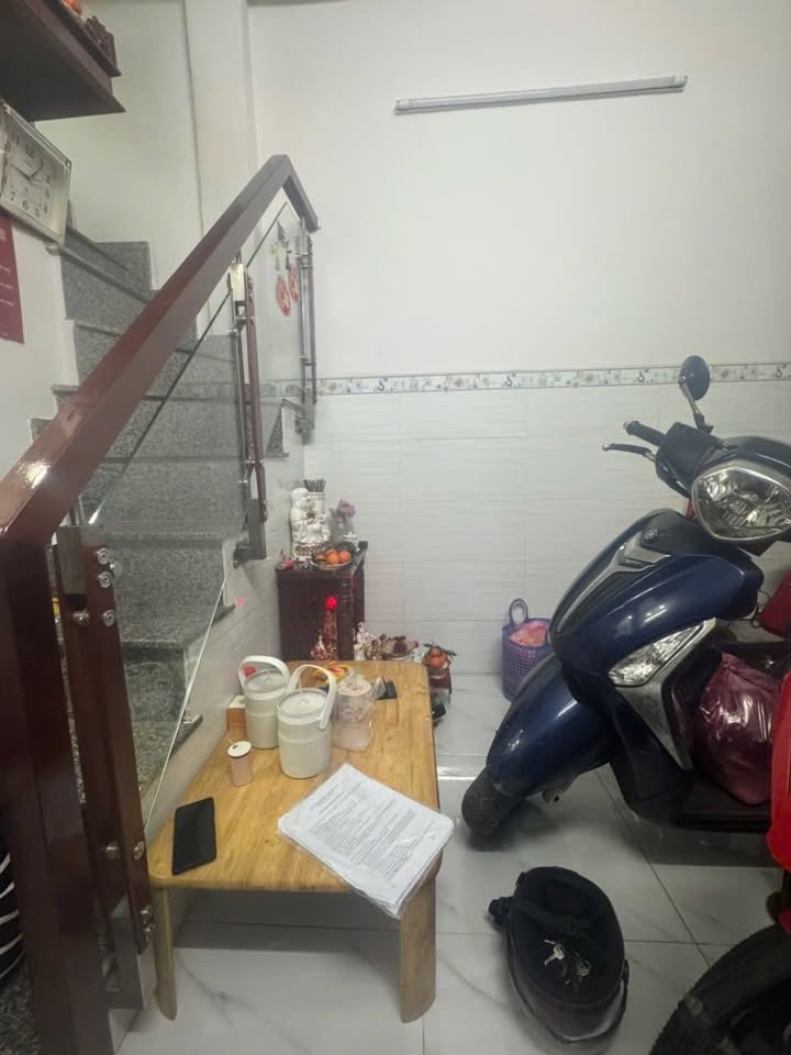 Nhà hẻm 3m Bà Hom, P.Phú Lâm 18m² giá 2.85 tỷ - Vị trí đắc địa gần chợ!