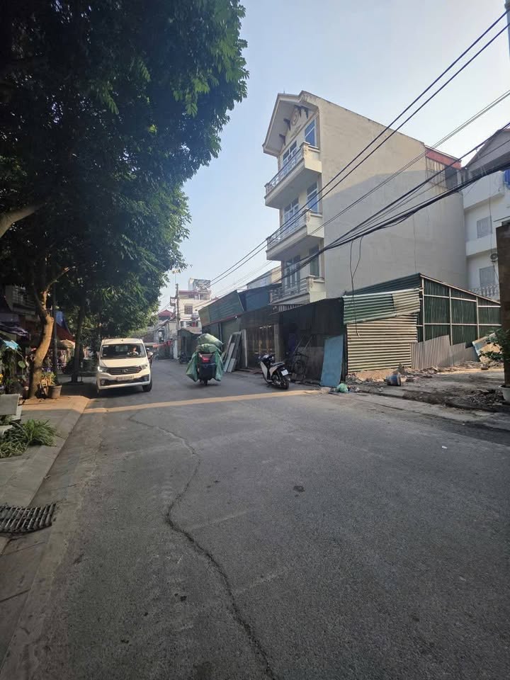 Đất tái định cư Đặng Vũ Hỷ, Thượng Thanh 61m² giá 14.5 tỷ - Sổ đỏ chính chủ, vị trí đắc địa!