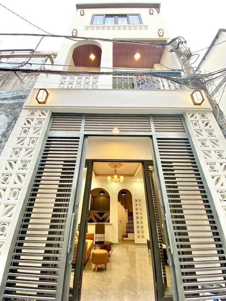 Nhà riêng Bình Thạnh 29m² giá thỏa thuận - Hẻm thông, full nội thất sang trọng!