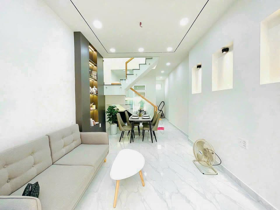 Nhà 2 tầng mặt hẻm xe hơi Phường 7 Bình Thạnh 35m² - Nhà mới 100% chính chủ!