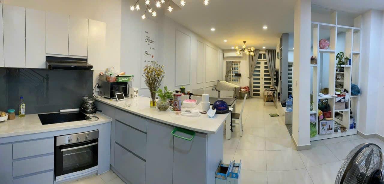 Nhà mặt tiền Huỳnh Văn Bánh Phú Nhuận 68m² giá thỏa thuận - Nhà mới đẹp 3 tầng!