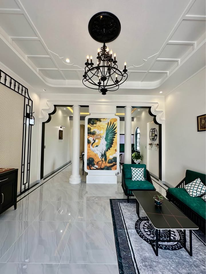 Nhà đẹp đường Nguyễn Chí Thanh, Tây Ninh 150m² - Sang trọng vượt thời gian!