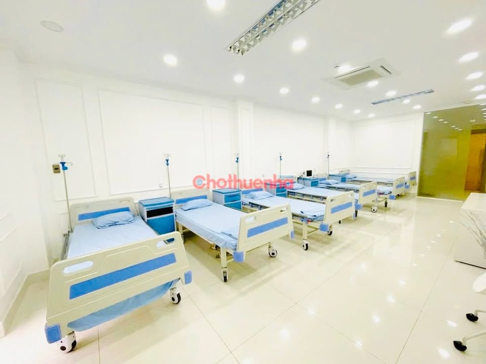 Cho thuê nhà mặt tiền Hai Bà Trưng, Tân Định, Quận 1 - Diện tích 90m², Thang máy hiện đại!