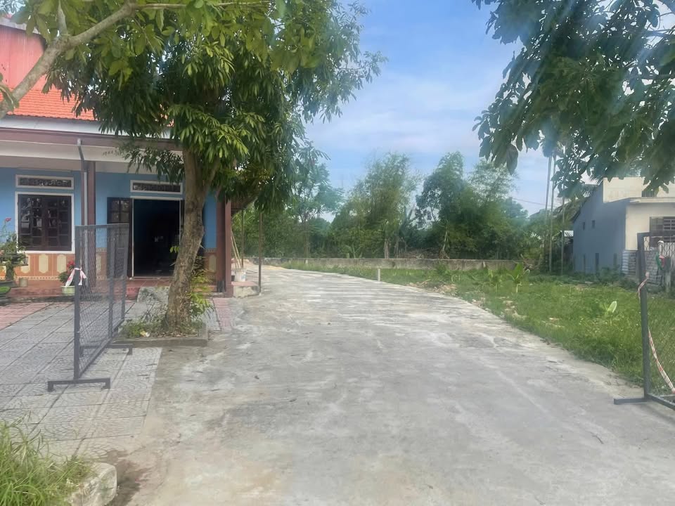 Đất thổ cư Hòa Tiến Đà Nẵng 256m² giá 1.5 tỷ - Sổ đỏ chính chủ, gần chợ!