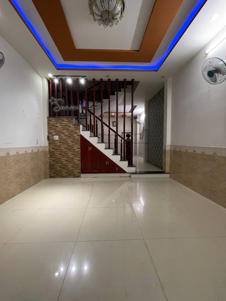 Nhà cho thuê nguyên căn mặt tiền Nguyễn Công Hoan 80m² giá 11 triệu - Kinh doanh thuận lợi!