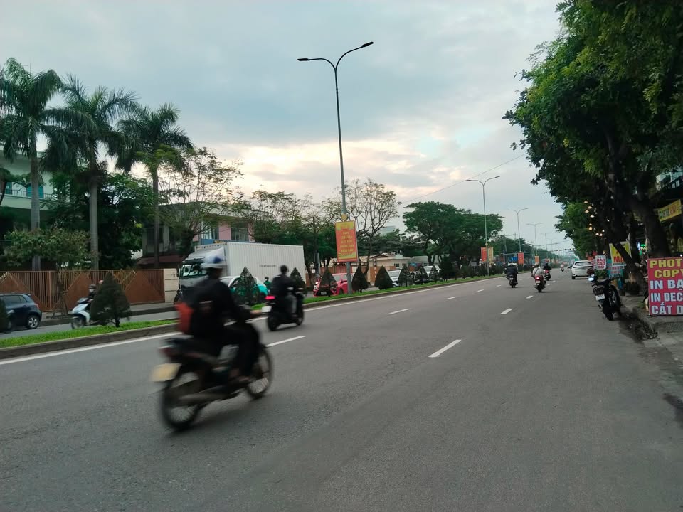 Nhà phố Hải Châu Đà Nẵng 140m² giá 8.58 tỷ - Ô tô vào tận nơi!