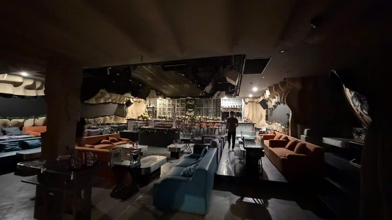 Mặt bằng kinh doanh cho thuê tầng 3 đường Tràng Tiền, quận Hoàn Kiếm, 300m² - Phù hợp mọi mô hình!