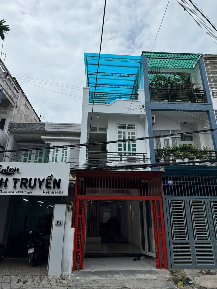 Nhà phố Mê Linh Nha Trang 3 tầng 87m² giá 14.8 tỷ - Cách biển chỉ 500m!