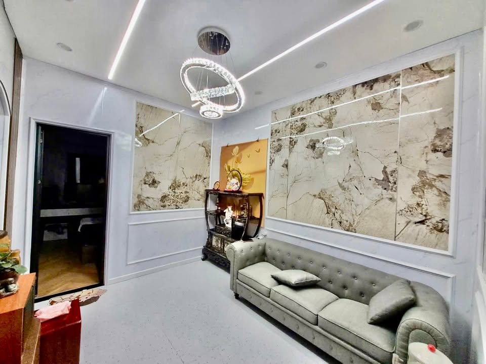 Chính chủ bán căn hộ Tân Mai 38m² giá 6.3 tỷ - Thiết kế độc lập, tiện nghi đầy đủ!