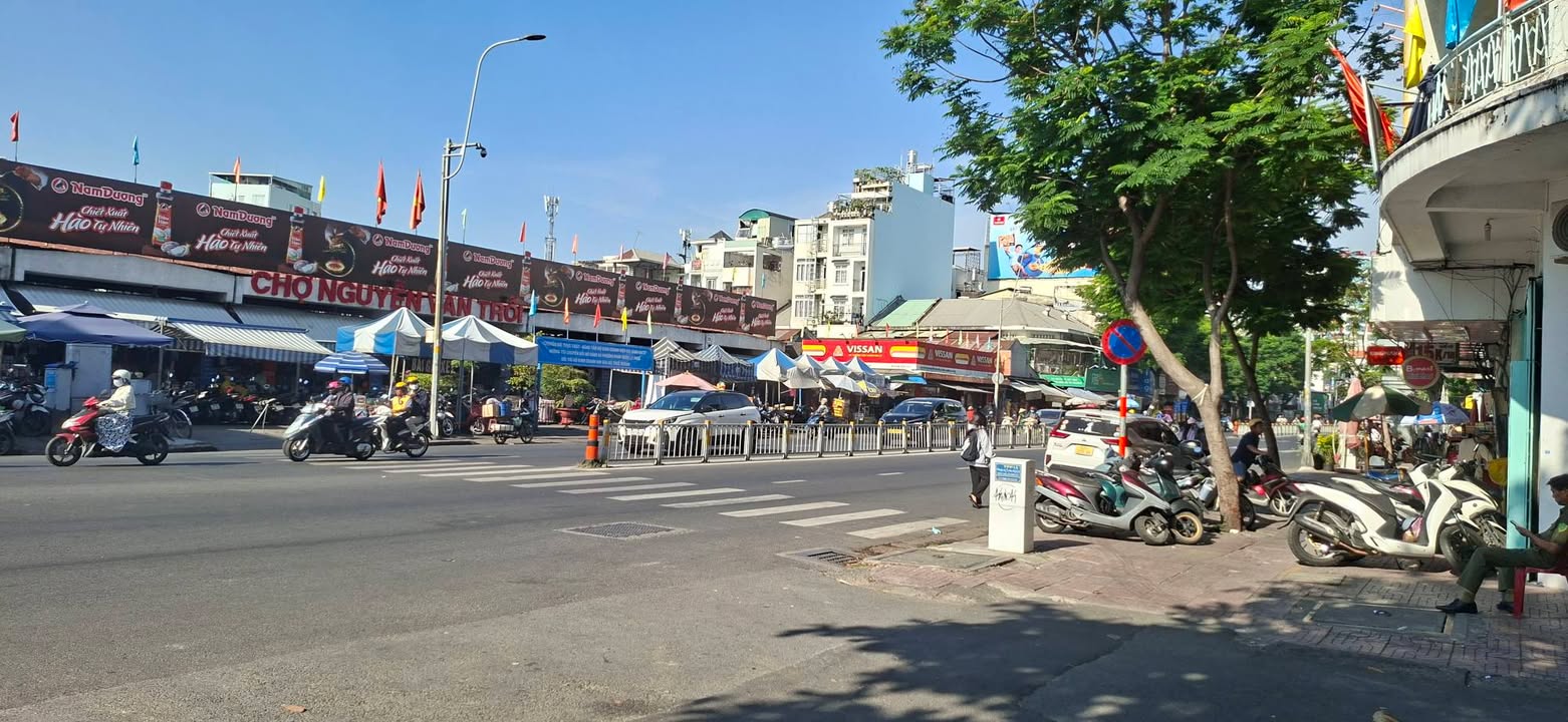 Bán gấp FrontHouse mặt phố Trường Sa, Quận 3 - Diện tích 38m², giá 5.4 tỷ - Kinh doanh đỉnh cao!