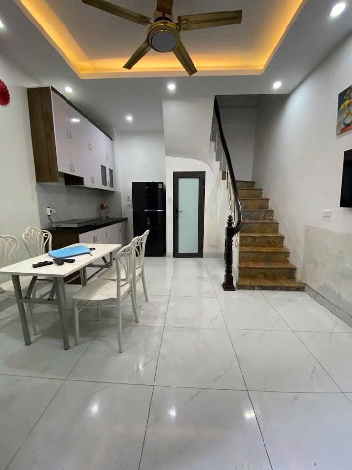 Nhà cho thuê ngõ Hòa Bình, Minh Khai 25m² giá 10 triệu - Tiện nghi đầy đủ!