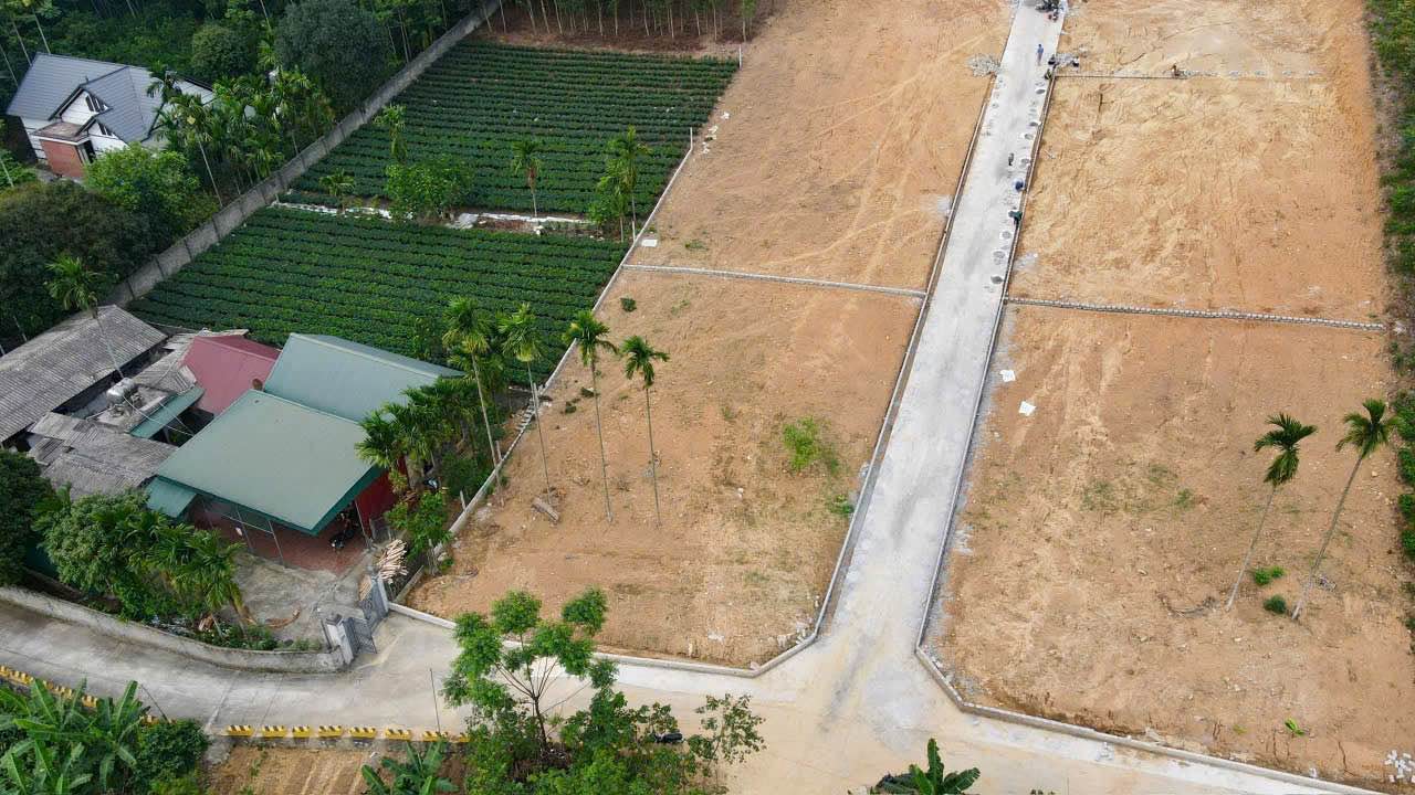 Đất thổ cư thôn 8, xã Ba Trại, 500m² giá chỉ 3 tỷ - Vị trí đẹp, view thoáng!