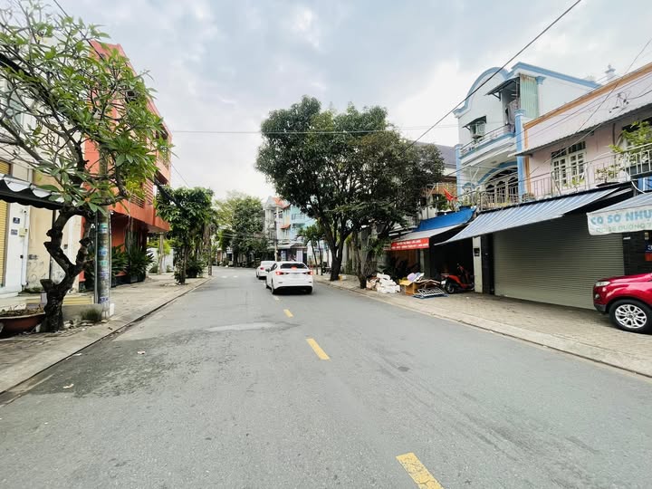 Bán nhà mặt tiền đường Lâm Văn Bền quận 7, diện tích 140m², giá 23.9 tỷ - Lợi nhuận cao 65 triệu/tháng!