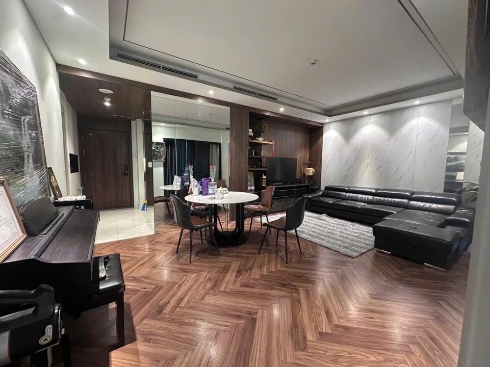 Căn hộ King Palace 81m² giá thỏa thuận - Full nội thất, sẵn sàng vào ở!
