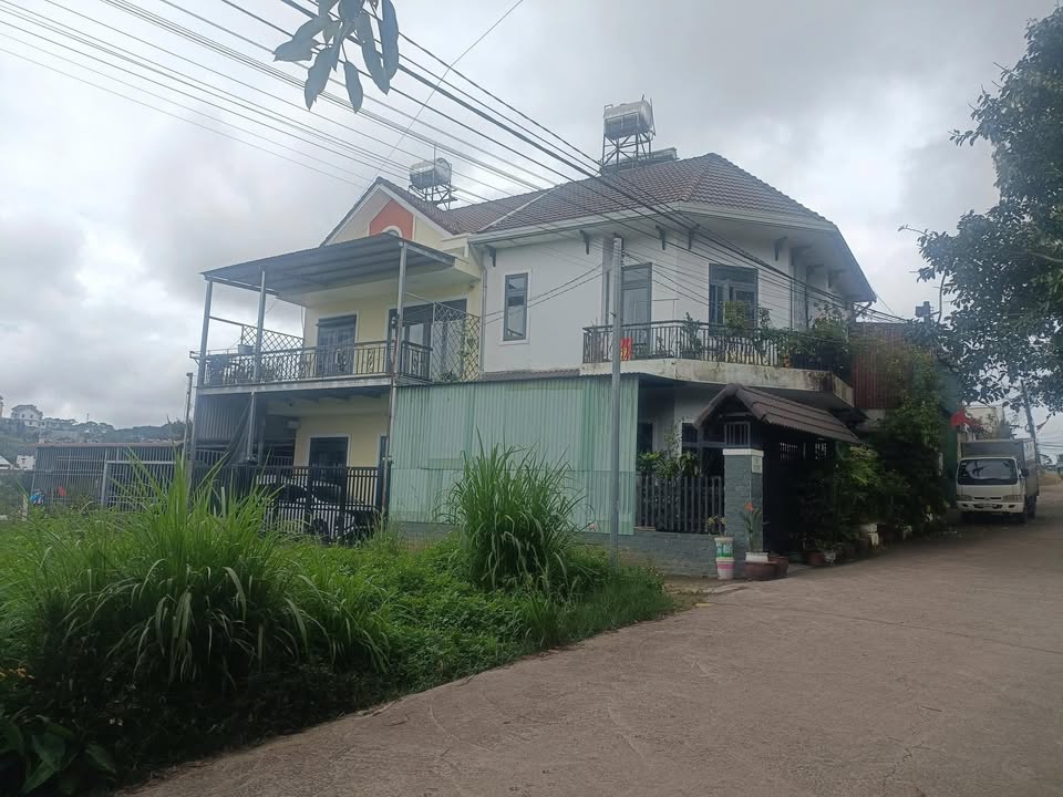 Nhà 2 tầng đường Nam Hồ, Đà Lạt 133m² giá 6 tỷ - Thiết kế đẹp, chính chủ!
