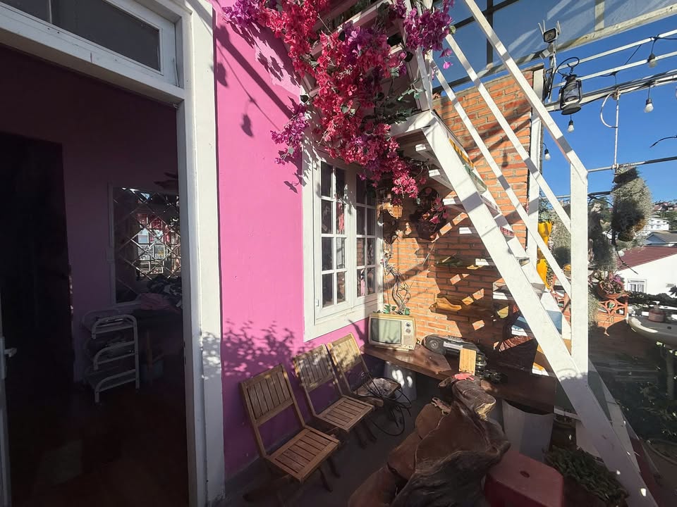 Nhà riêng Đà Lạt 60m² giá 2.4 tỷ - Xây dựng kiên cố, view đẹp!