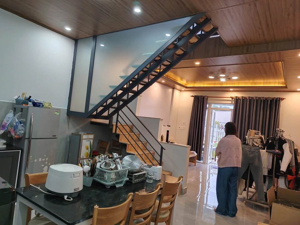 Nhà nguyên căn Đà Lạt 2PN giá 6.5 triệu - Gần chợ và trường học!