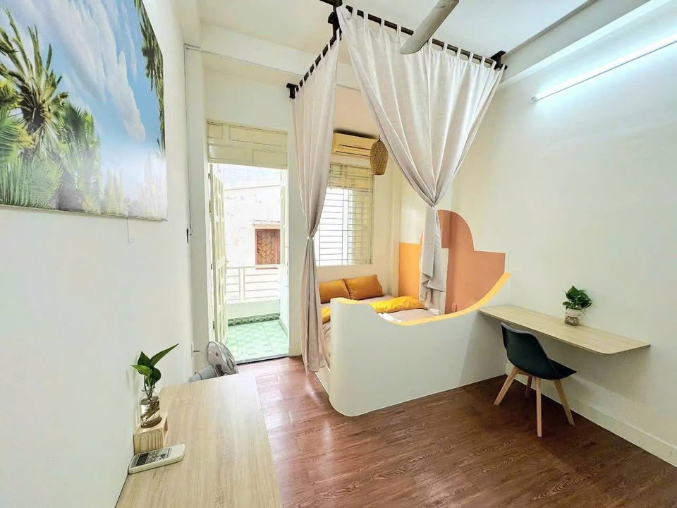 Căn hộ cho thuê Quận 1 60m² giá 6.4 triệu - Ban công thoáng đãng!